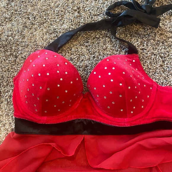 Red Negligee - Picture 5 of 12